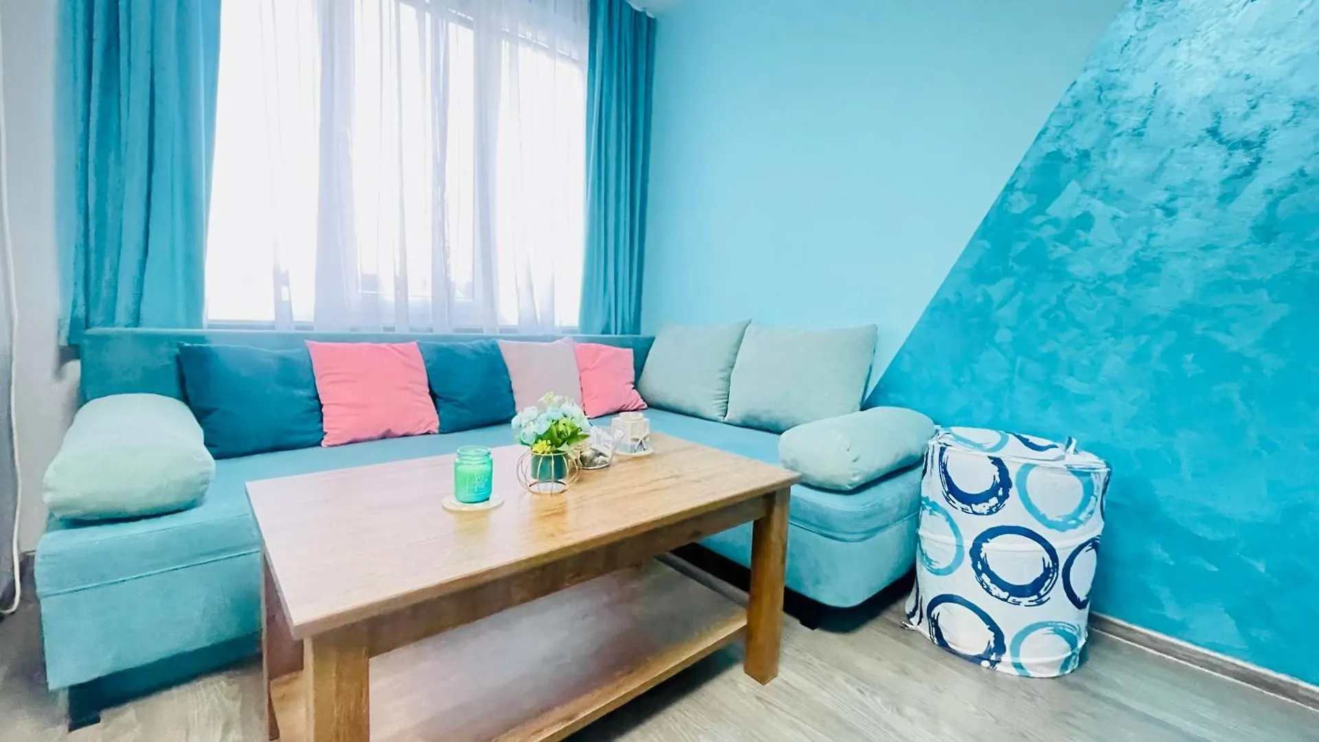 By The Sea - Central With Free Parking Varna