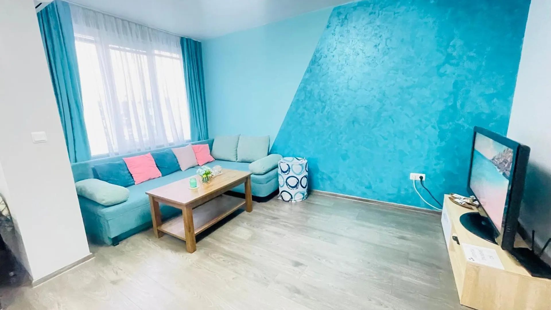 By The Sea - Central With Free Parking Varna