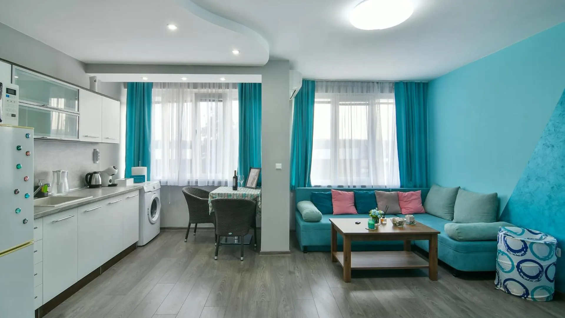 By The Sea - Central With Free Parking Varna 0*,