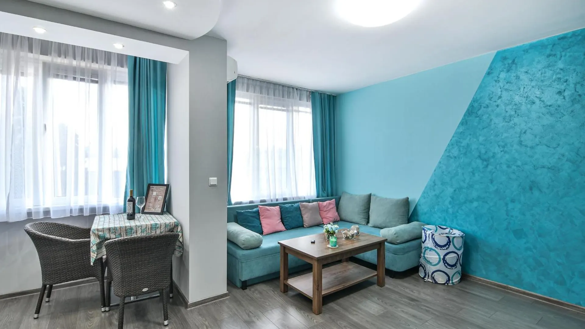 By The Sea - Central With Free Parking Varna 0*,